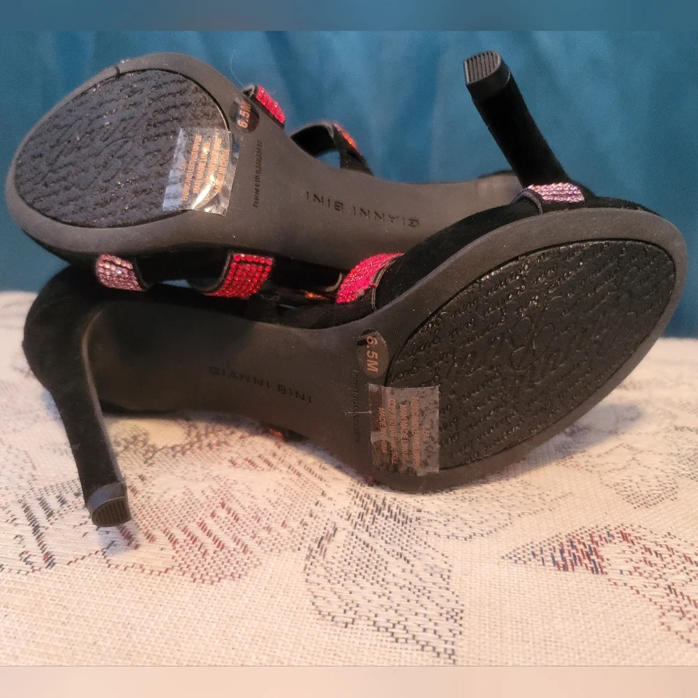 *SOLD* Rainbow Strappy Heels, Gianni Bini, 3.5" heel, heel zip, size 6.5M, NWOT - Picture 6 of 6